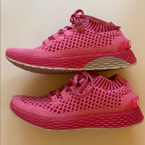 hot pink runners